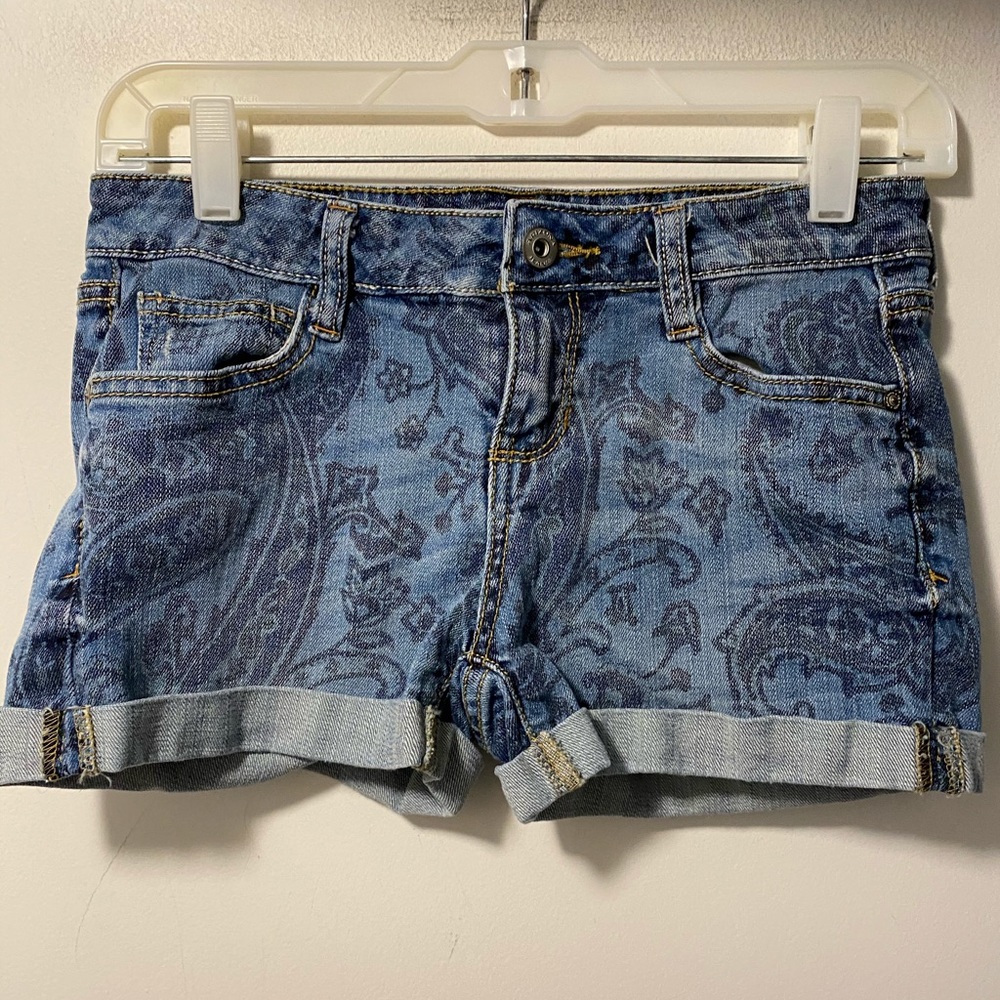 ⚫️- Arizona Jean Co denim paisley print shorts juniors size 1 - Picture 2 of 6